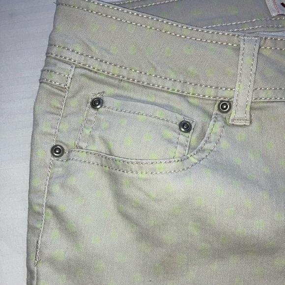 SO brand size 9 Womens pants small light yellow print dots Light Khaki Casual - Picture 5 of 16